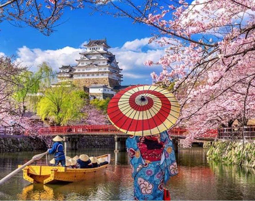 A Guide to Beautiful Spots in Japan for Taking Stunning Photos with Your Outfits